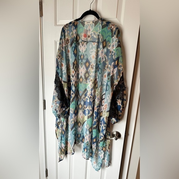 Luxurious Dressy Kimono - Picture 2 of 6